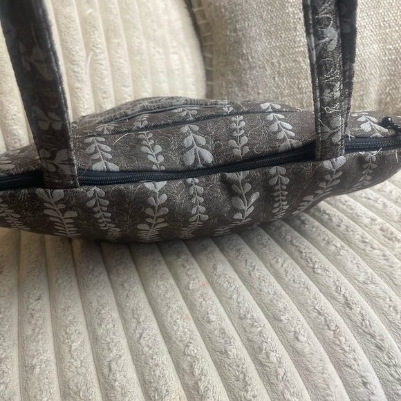 Maruca Patterned Gray Tote Bag with Front Pocket - Women's Everyday Carry - Picture 6 of 8